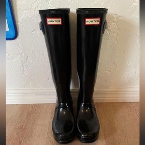 Women’s Hunter brand rain boots size 8